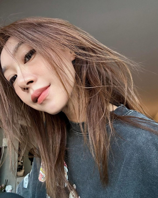 黃心穎遊東京大曬老公視角 鬆身衫上陣再惹懷孕疑雲？ 