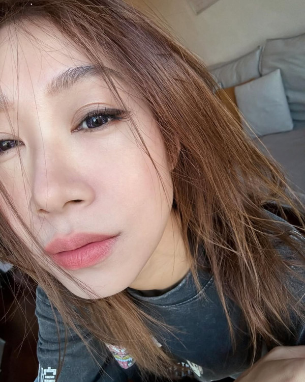 黃心穎遊東京大曬老公視角 鬆身衫上陣再惹懷孕疑雲？ 