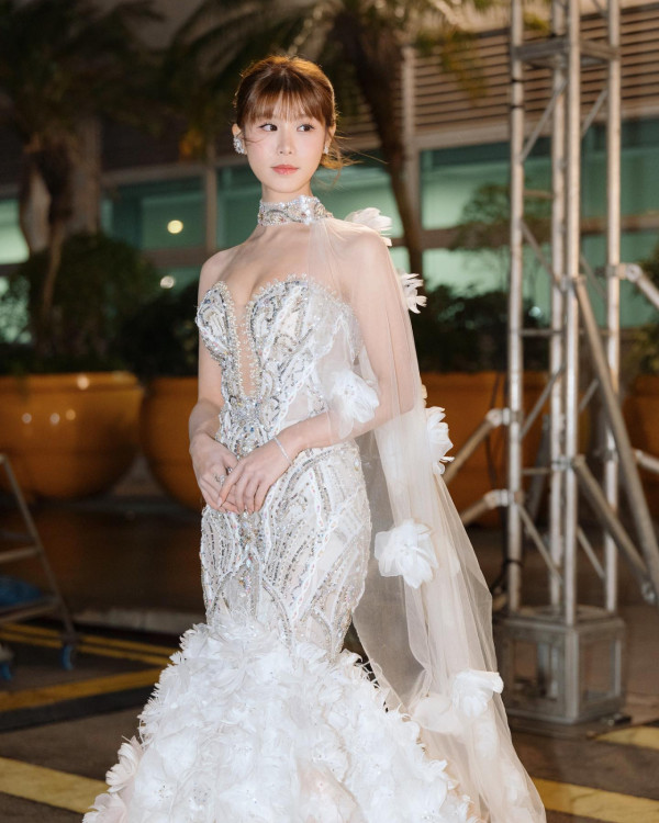 《愛回家》古佩玲激罕露事業線