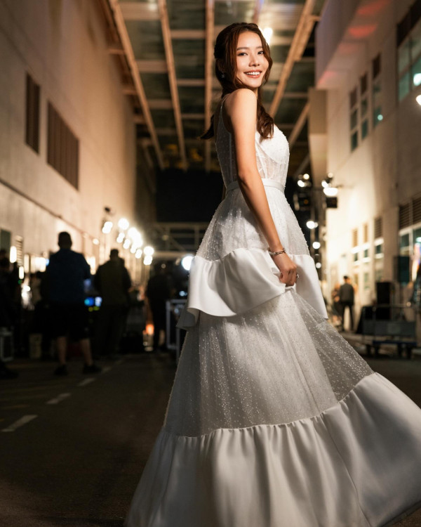 唱越南文越難越愛 吳若希大讚：勇！