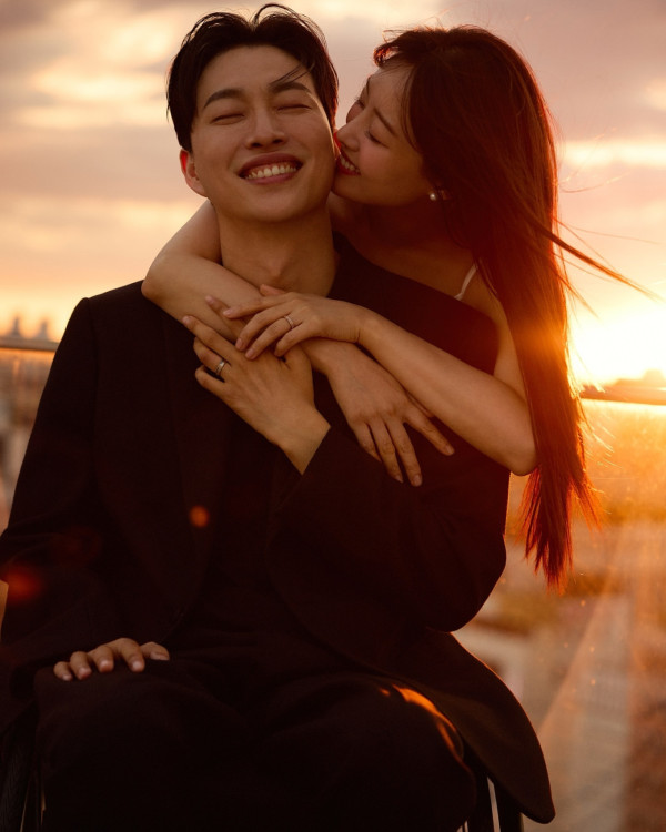 女粉絲遇「王嘉爾Jackson」網上情緣！3大高招兩個月騙500萬！謊稱要錢修理飛機 