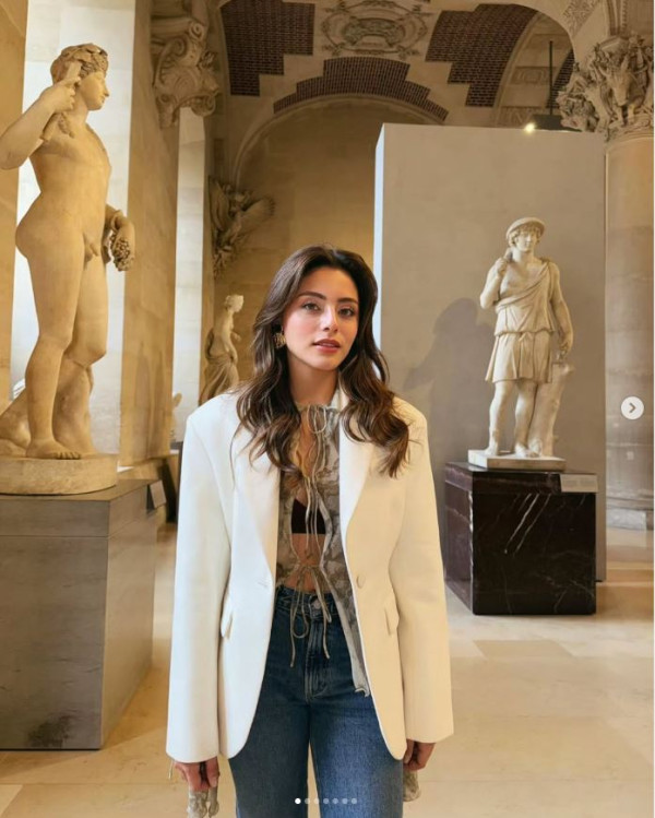 排名第十的是Sıla Türkoğlu，她是一位土耳其女演員，以迷人的美貌和螢幕魅力而聞名。她的優雅和魅力使她贏得了全球觀眾的心。