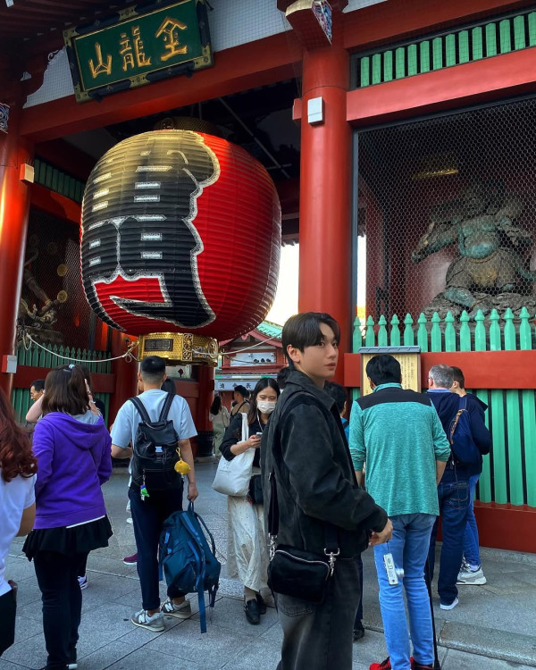 謝霆鋒澳門開騷連唱7曲 重要部位驚人尺寸意外曝光 女粉:不忍直視褲襠