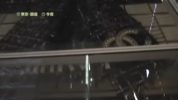 東京銀座CHANEL發生驚險火災!巨型聖誕蝴蝶結起火畫面曝光!