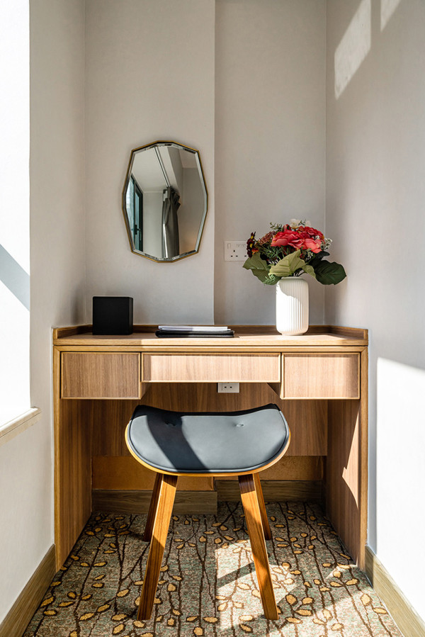 上水超市驚見內地客瘋搶食油 狂掃十幾箱買到缺貨！街坊稱連「呢樣」都唔放過 