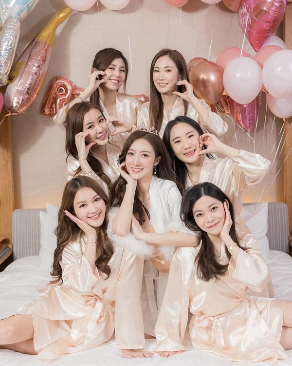 何依婷結婚一周年峇里結婚片段曝光！ 罕曬富二代老公正面相：期待我們一起變老 