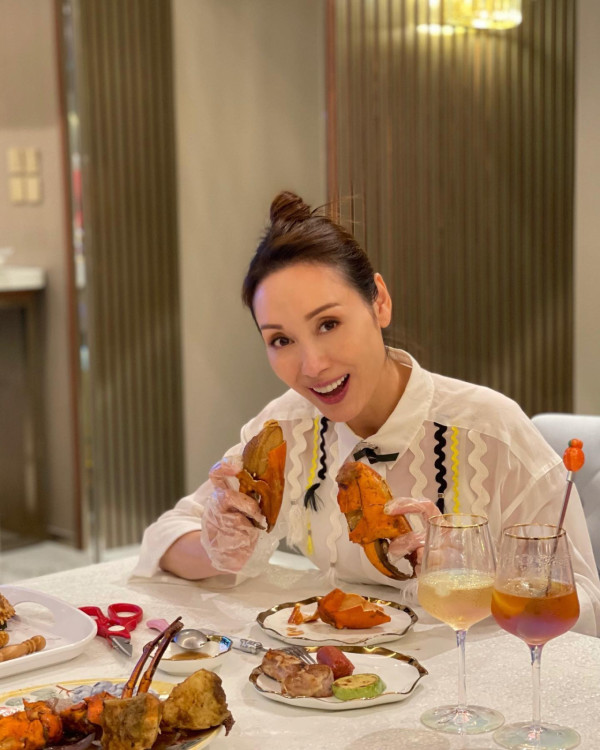 郭可盈慶祝55歲生日