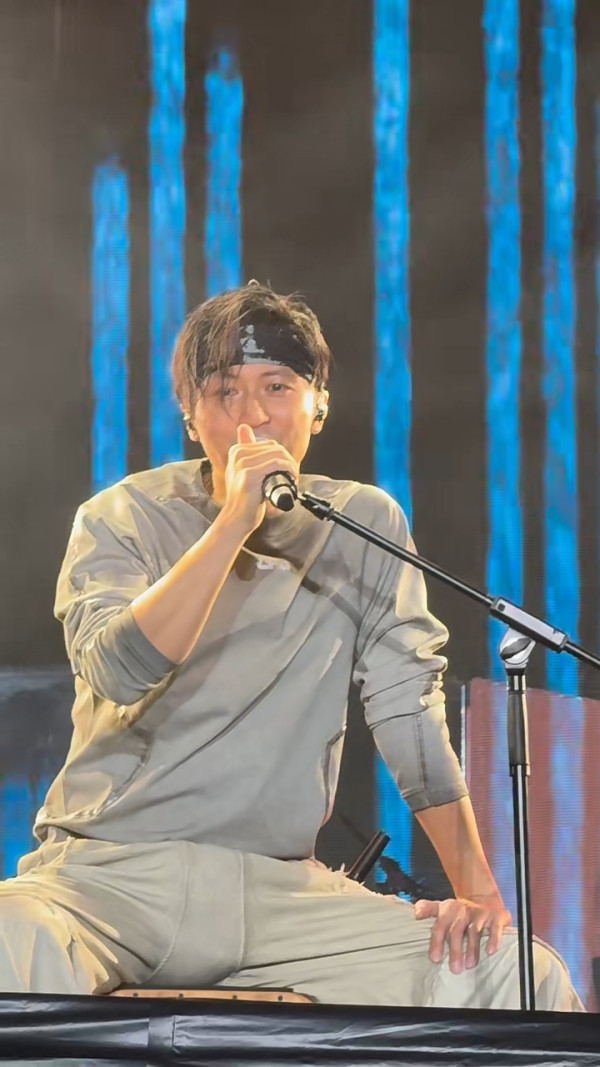 內地客日本巧遇梁朝偉獲合照 後面竟有陳奕迅亂入引全網羡慕 