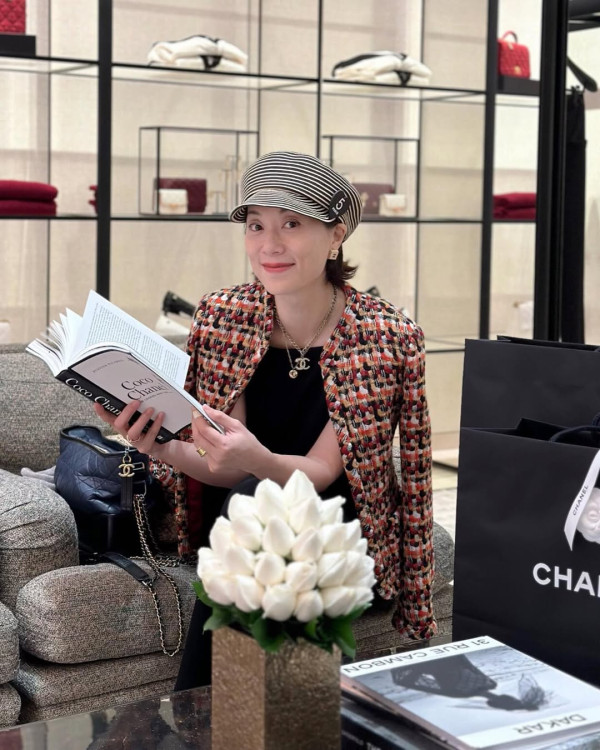 57歲張可頤患病休養半年首度現身 激罕露面曝浮腫狀態引發健康憂慮