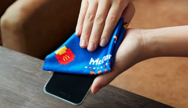 日本麥當勞推出2025新年聯名福袋！超可愛巨無霸造型燈、角色小手薯條夾 