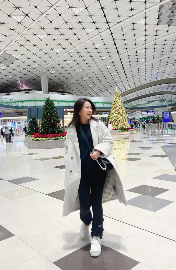 南韓戒嚴令｜陳倩揚改機票提早回港 社交網報平安 不斷更新當地情況 