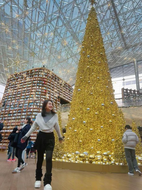 南韓戒嚴令｜陳倩揚改機票提早回港 社交網報平安 不斷更新當地情況 