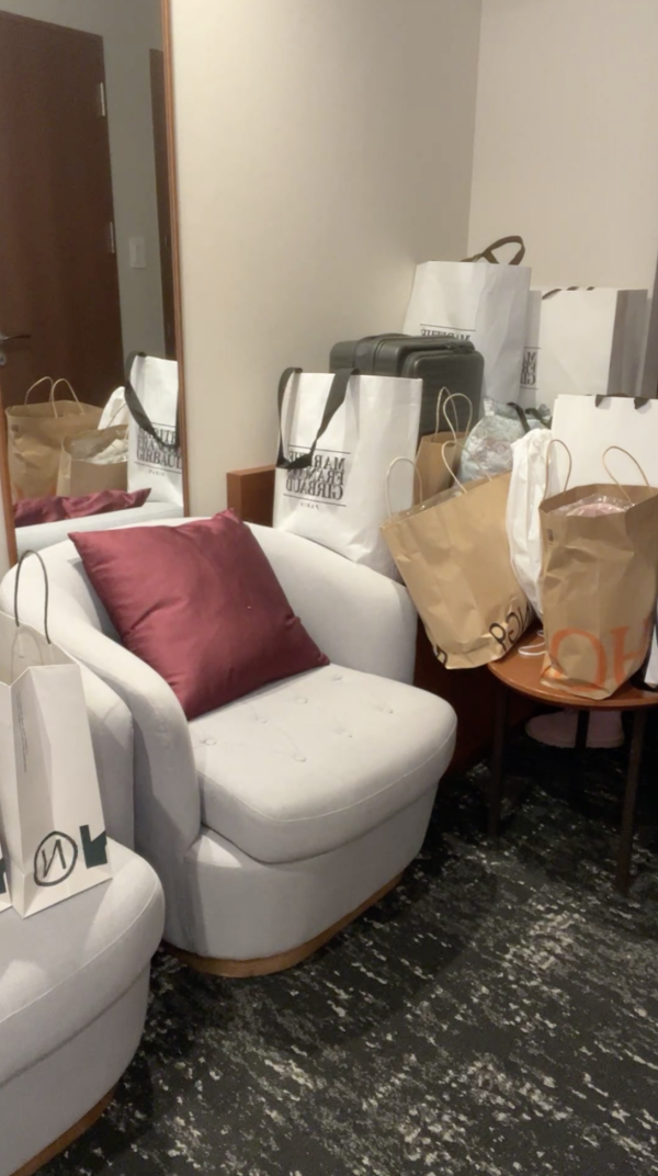 南韓戒嚴令｜陳倩揚改機票提早回港 社交網報平安 不斷更新當地情況 