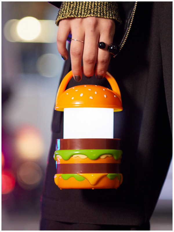 日本麥當勞推出2025新年聯名福袋！超可愛巨無霸造型燈、角色小手薯條夾 