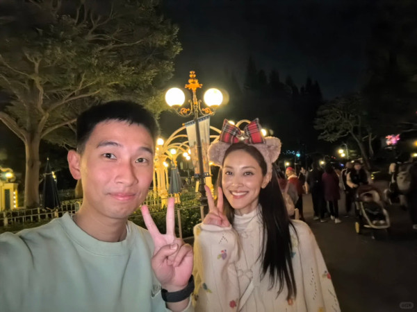 靚媽港姐冠軍迪士尼被巧遇 網民大讚年輕兼以為混血 惟一部位遭挑剔 