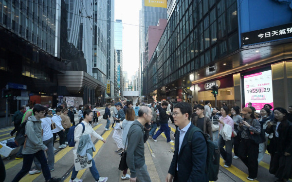 香港打工仔工作快樂指數回升，上班族示意圖，來源︰HKET圖片庫。