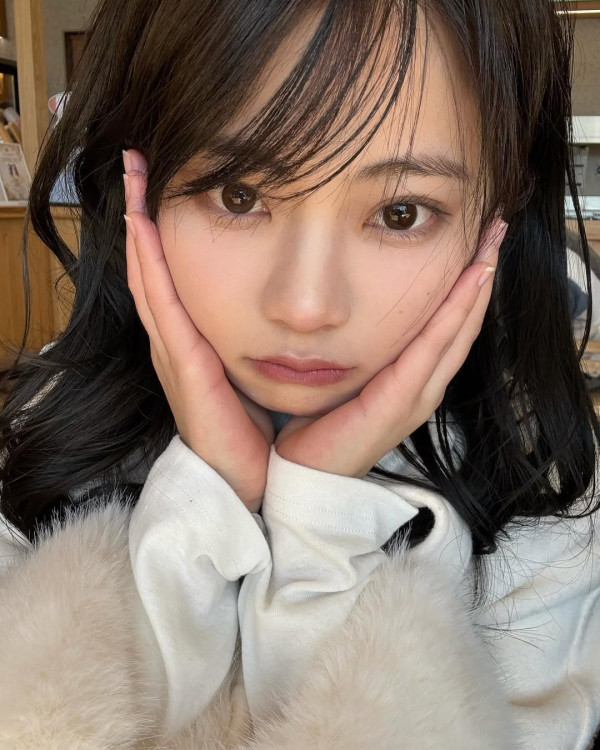 區明妙遊京都神社順便追星？ 甫近鏡自拍曝光真實皮膚狀態！ 