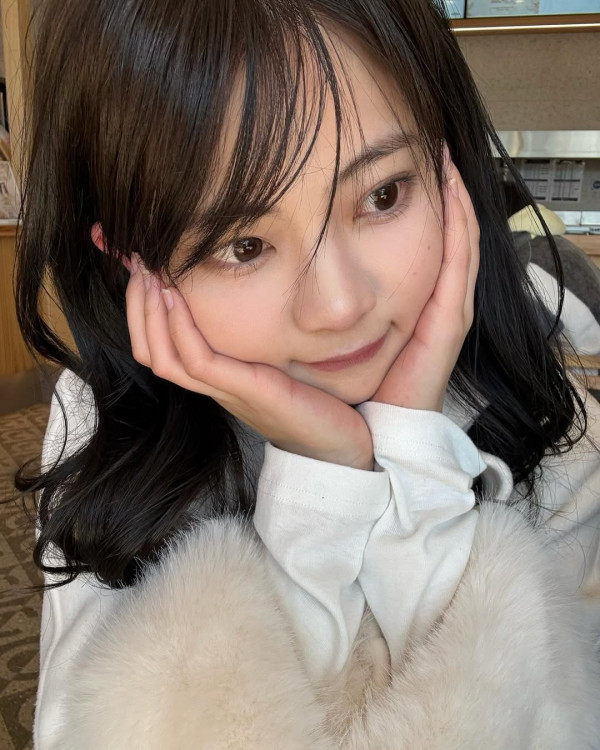 區明妙遊京都神社順便追星？ 甫近鏡自拍曝光真實皮膚狀態！ 