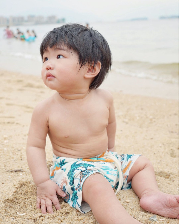 前TVB女星佗B飛馬爾代夫度假 泳裝曬纖瘦身材 上圍明顯升級 