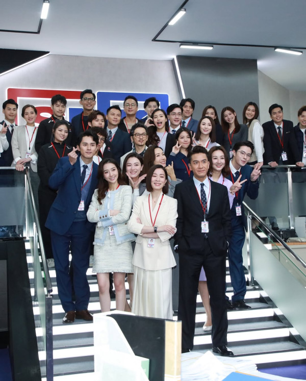 前TVB女星佗B飛馬爾代夫度假 泳裝曬纖瘦身材 上圍明顯升級 