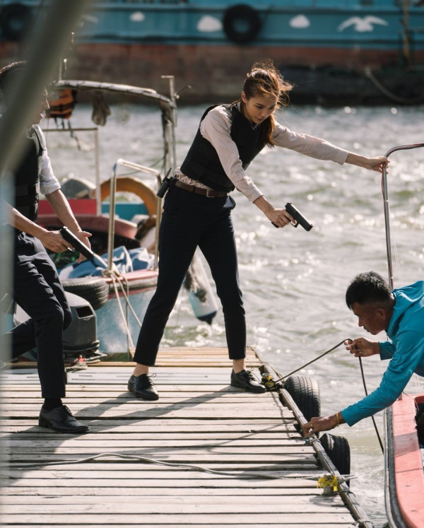 前TVB女星佗B飛馬爾代夫度假 泳裝曬纖瘦身材 上圍明顯升級 