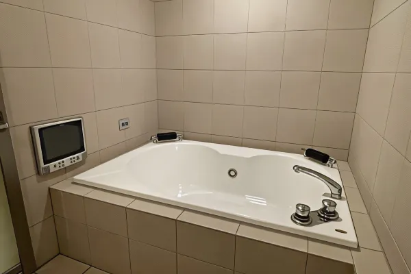 港人遊日訂錯情趣酒店 投訴非法禁錮兼冇得退款 被鬧無常識 