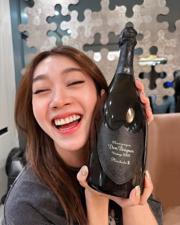 黃心穎二家姐黃心妙IG狂曬火辣相 弗爆身材超吸睛 瘋狂突破性感尺度！ 