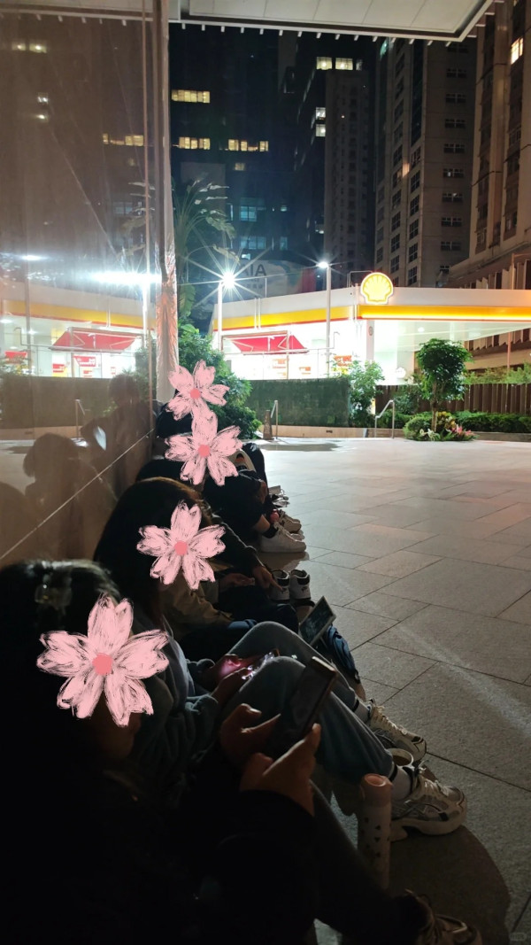 日本簽證申請中心現通宵排隊潮！在港內地人盼趕及聖誕節日本旅遊 