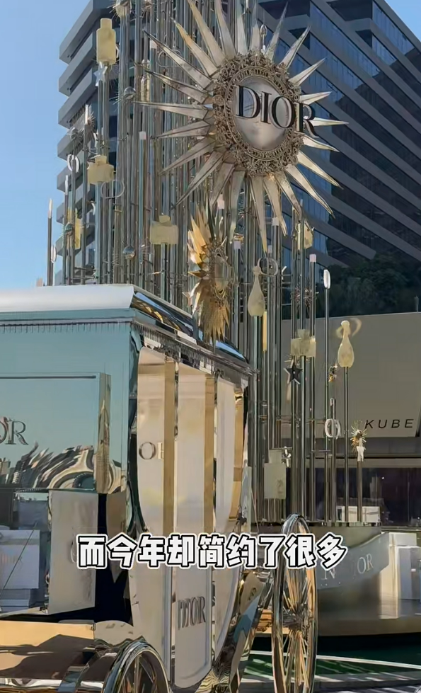 上水超市驚見內地客瘋搶食油 狂掃十幾箱買到缺貨！街坊稱連「呢樣」都唔放過 