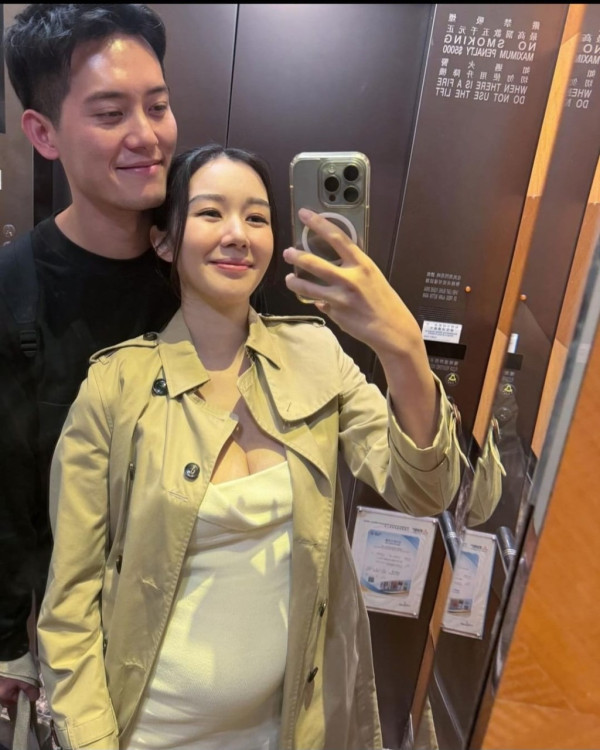 麥明詩峇里家族旅行「大解放」 低胸裙上陣自拍 豐滿上圍再升級！ 