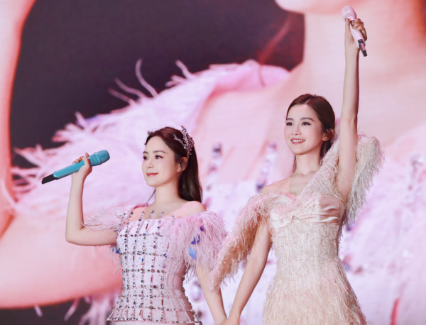 Twins北美巡唱遇加州7級地震 阿Sa直言被嚇醒！打卡大瀑布 粉絲激讚美貌17年如一日 