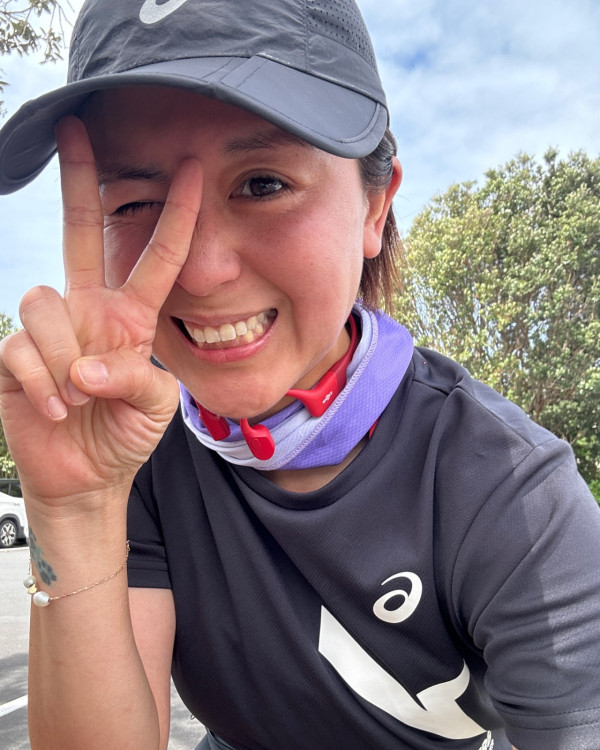 唐寧近照驚現全頭白髮