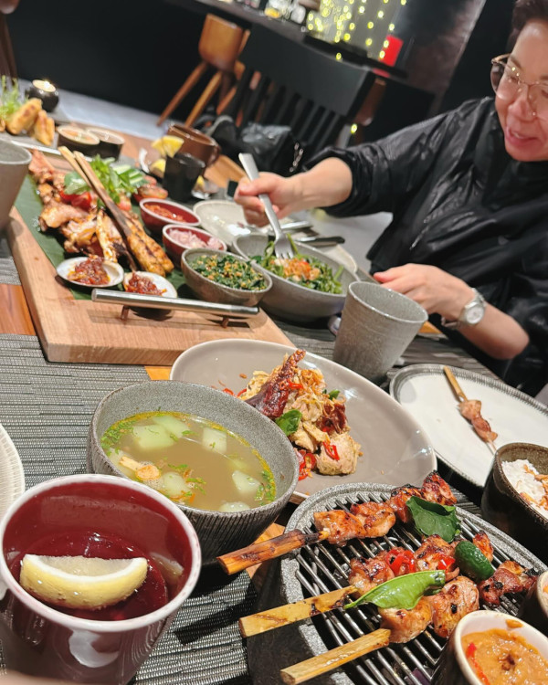 麥明詩挺巨肚突擊機場接老公！盛勁為被影低最真實反應！私下性格惹討論 