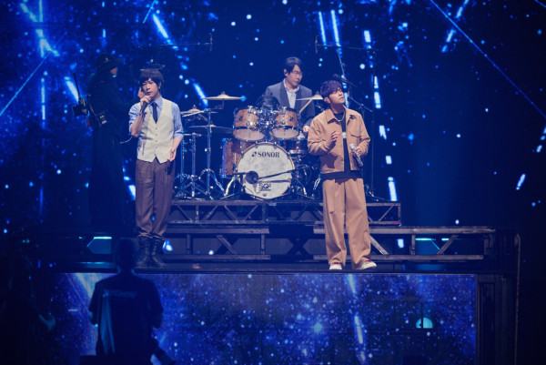 天王超低調遊日仍被認出 粉絲竟還隨身帶唱片 無奈只好贈簽名加合照 