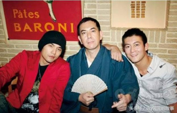 陳冠希驚喜現身周杰倫台北演唱會 一動作掀《頭文字D》集體回憶！ 