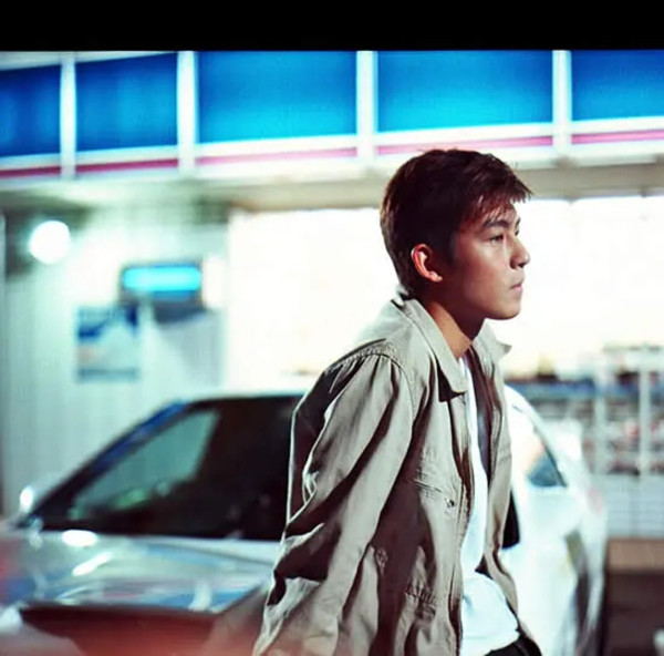 陳冠希驚喜現身周杰倫台北演唱會 一動作掀《頭文字D》集體回憶！ 