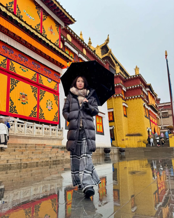 TVB富貴女星大馬曬噴血泳照疑失手凸腩？ 曾認升CUP上圍 揚言一世不「拆彈」 