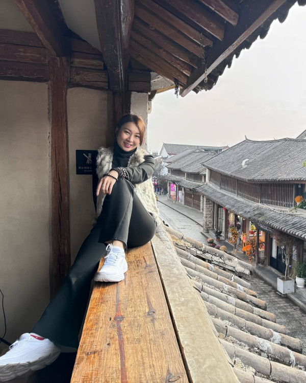 TVB富貴女星大馬曬噴血泳照疑失手凸腩？ 曾認升CUP上圍 揚言一世不「拆彈」 