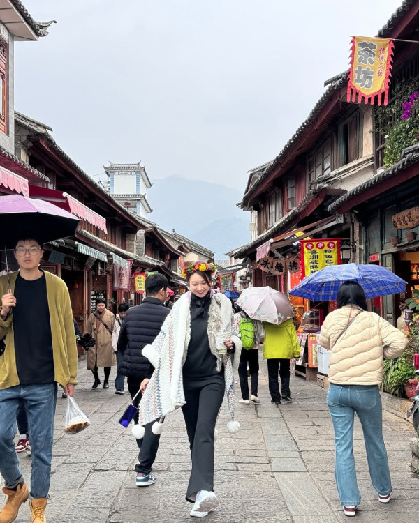 TVB富貴女星大馬曬噴血泳照疑失手凸腩？ 曾認升CUP上圍 揚言一世不「拆彈」 