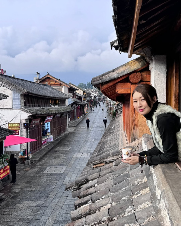 TVB富貴女星大馬曬噴血泳照疑失手凸腩？ 曾認升CUP上圍 揚言一世不「拆彈」 