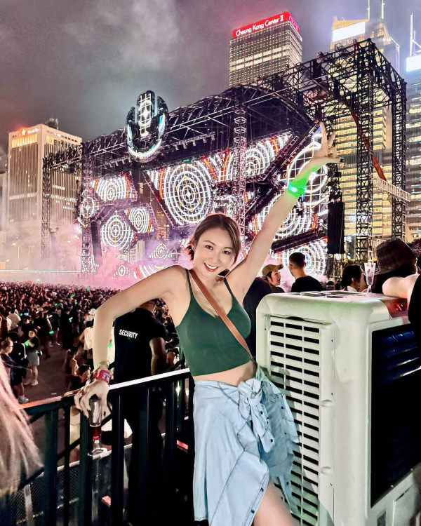 TVB富貴女星大馬曬噴血泳照疑失手凸腩？ 曾認升CUP上圍 揚言一世不「拆彈」 