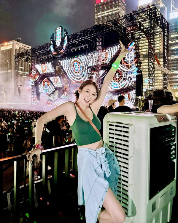 TVB富貴女星大馬曬噴血泳照疑失手凸腩？ 曾認升CUP上圍 揚言一世不「拆彈」 