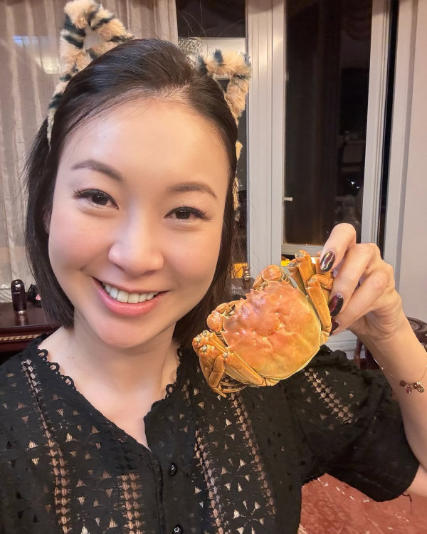 TVB富貴女星大馬曬噴血泳照疑失手凸腩？ 曾認升CUP上圍 揚言一世不「拆彈」 