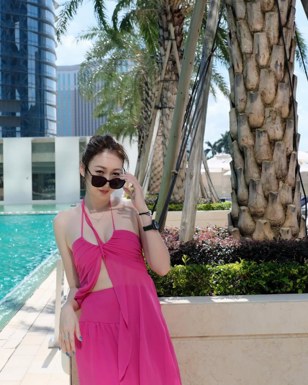 TVB富貴女星大馬曬噴血泳照疑失手凸腩？ 曾認升CUP上圍 揚言一世不「拆彈」 