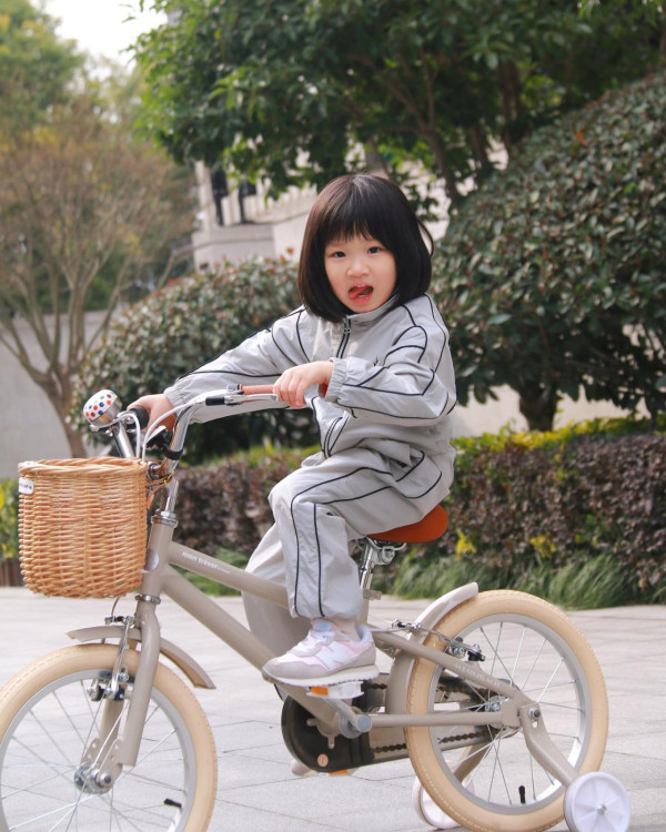 王祖藍李亞男兩囡囡一同慶生 王祖藍李亞男兩囡囡一同慶生