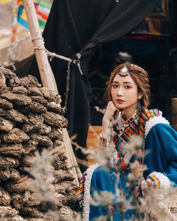 30歲拜金港姐撇甩老公獨遊西藏！着傳統服飾濃妝寫真罕有密實！ 