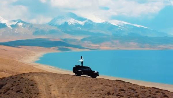 30歲拜金港姐撇甩老公獨遊西藏！着傳統服飾濃妝寫真罕有密實！ 