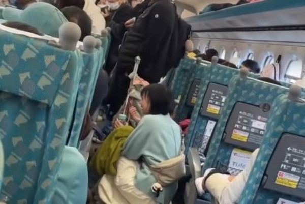 網民搭高鐵唔小心將奶茶灑男童！對方媽媽1句話顯極高EQ！ 