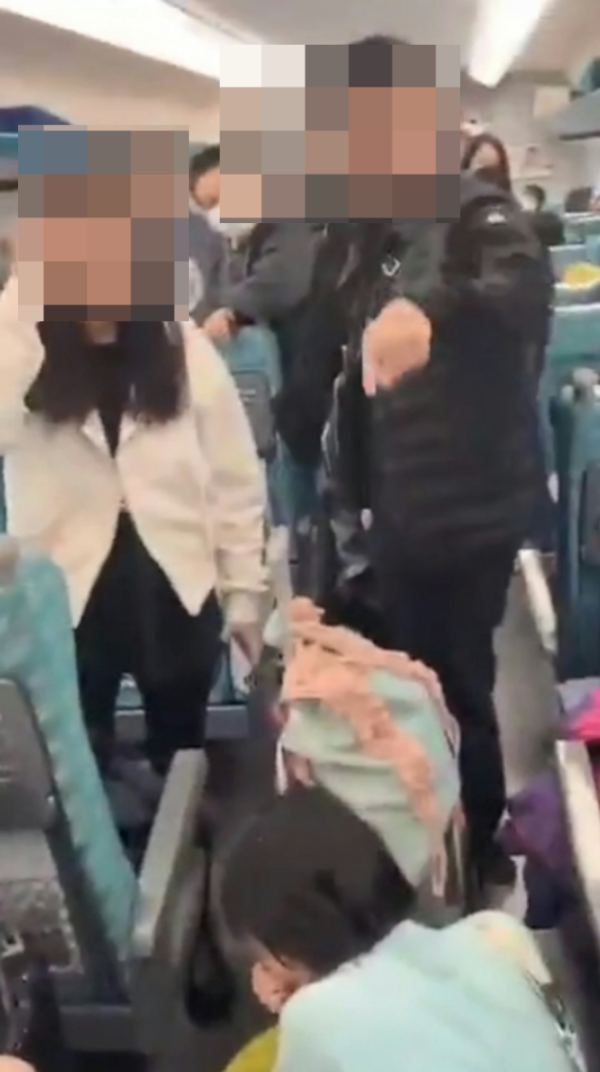 網民搭高鐵唔小心將奶茶灑男童！對方媽媽1句話顯極高EQ！ 