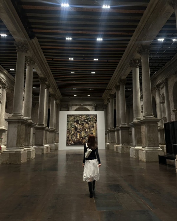 「百億新抱」吳千語現身內地晚宴生圖曝光 身材變圓潤小腹微微隆起飄孕味？ 